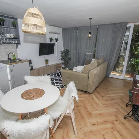 Διαμέρισμα Lola's