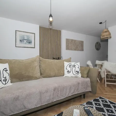 Lola's Apartment *