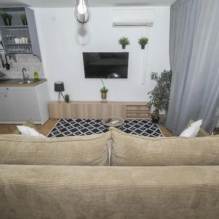 Lola's * スプリト